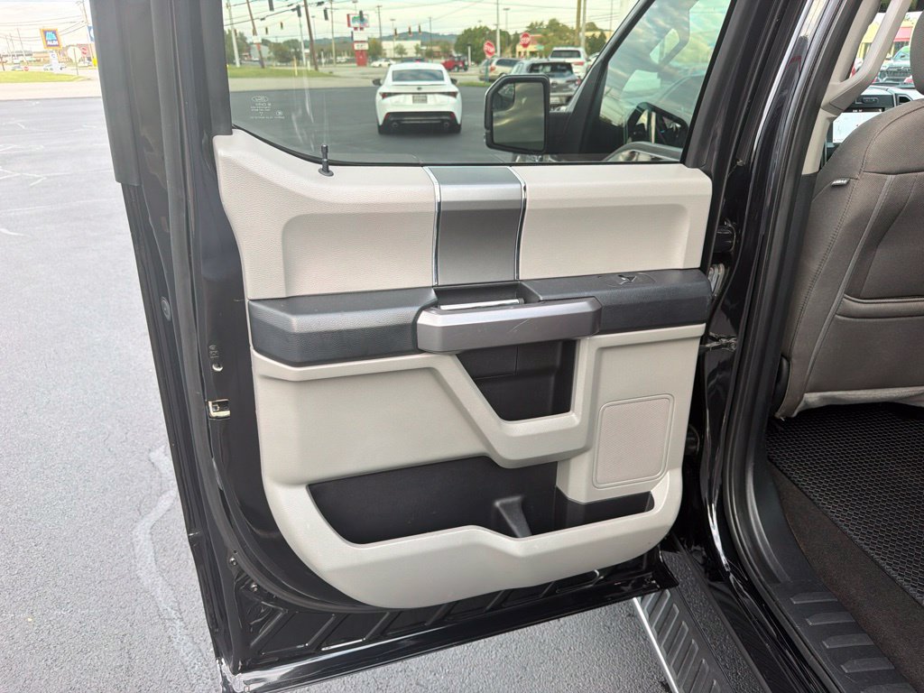 Used 2019 Ford F150 XLT w/ Equipment Group 302A Luxury AWD/4WD image 19