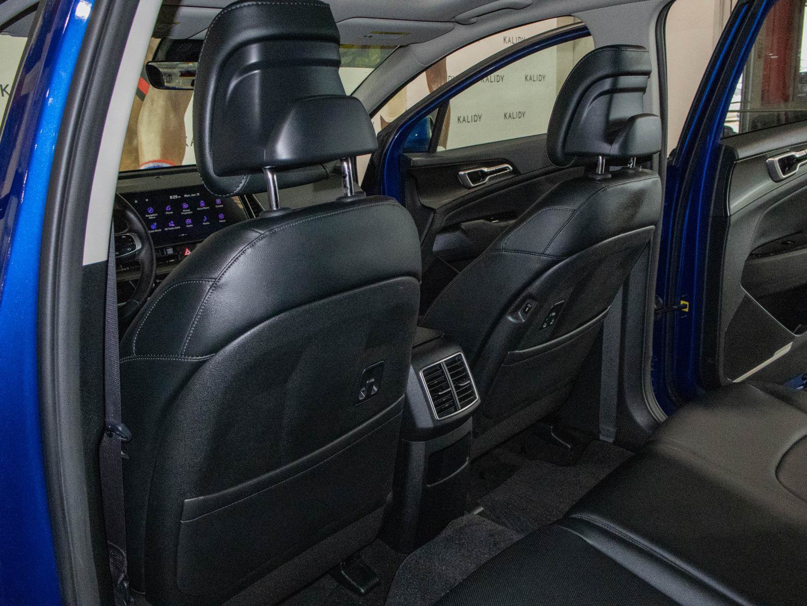 Used 2025 Kia Sportage EX w/ Premium Package FWD image 10