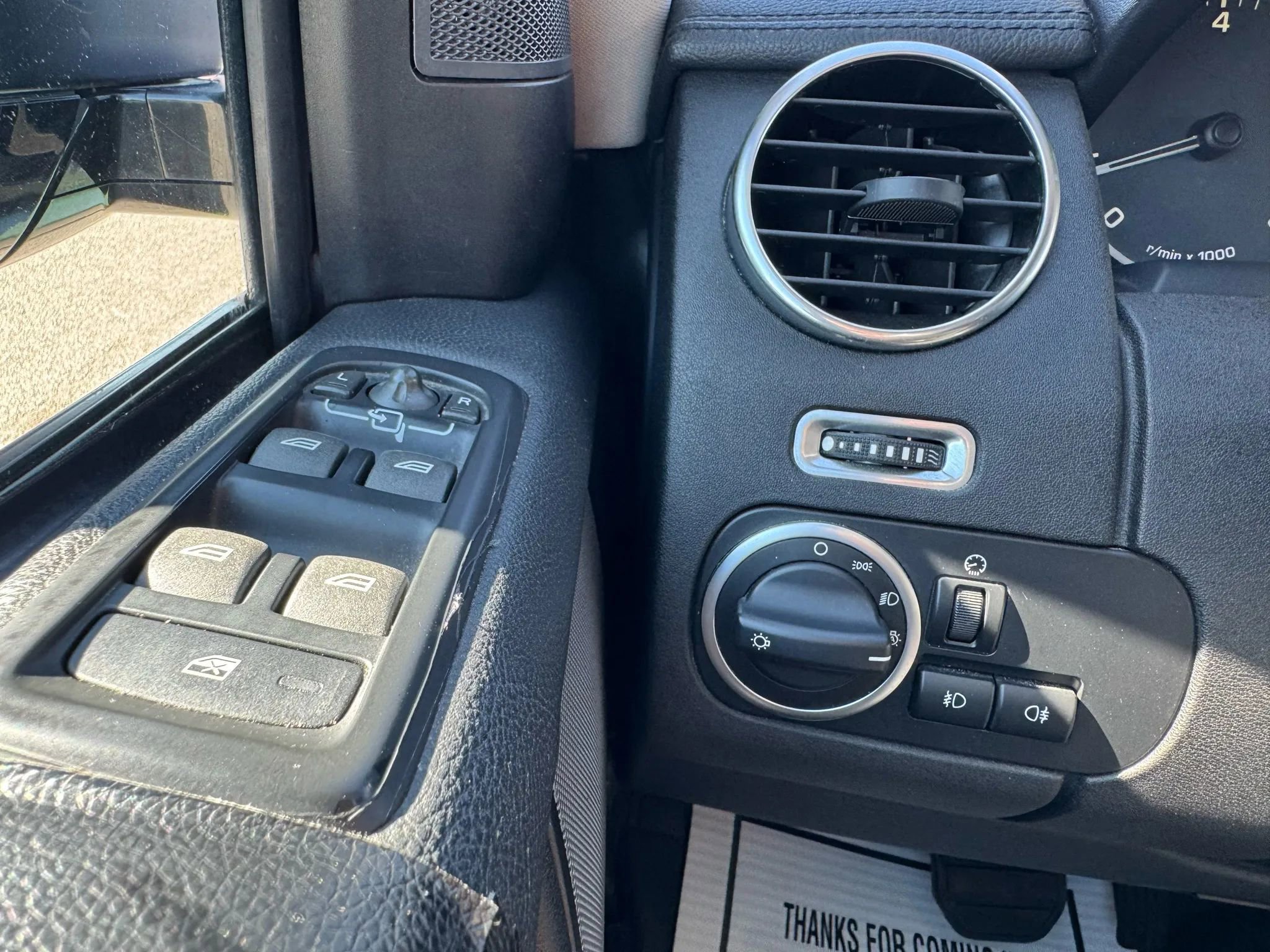 Used 2015 Land Rover LR4 HSE image 26