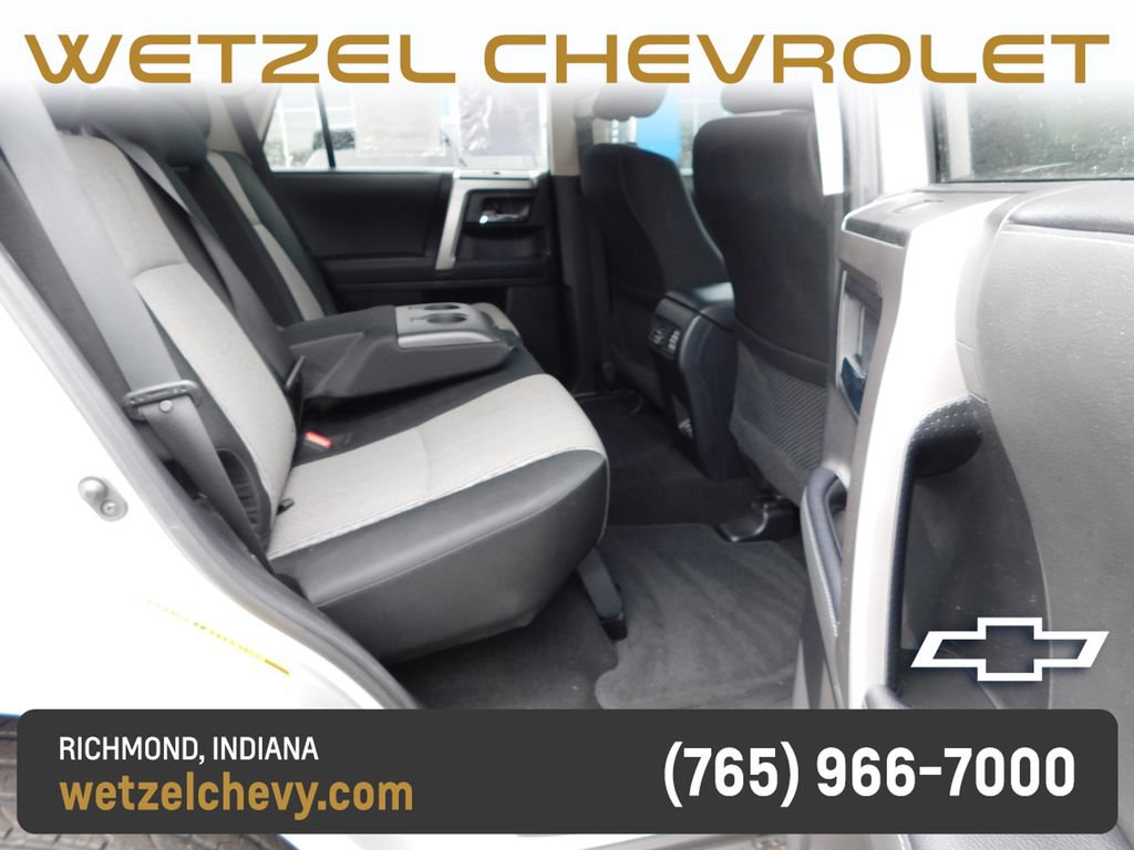 Used 2020 Toyota 4Runner SR5 AWD/4WD image 15