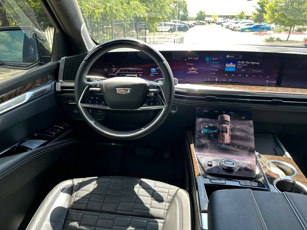 Used 2025 Cadillac Escalade Sport Platinum w/ LPO, ONYX Package RWD image 30