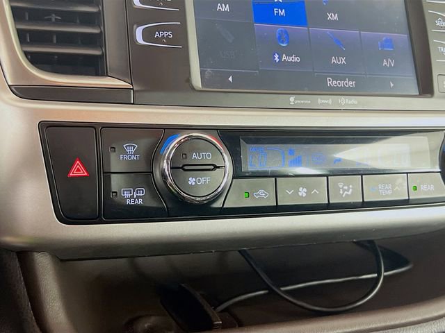 Used 2019 Toyota Highlander XLE AWD/4WD image 15