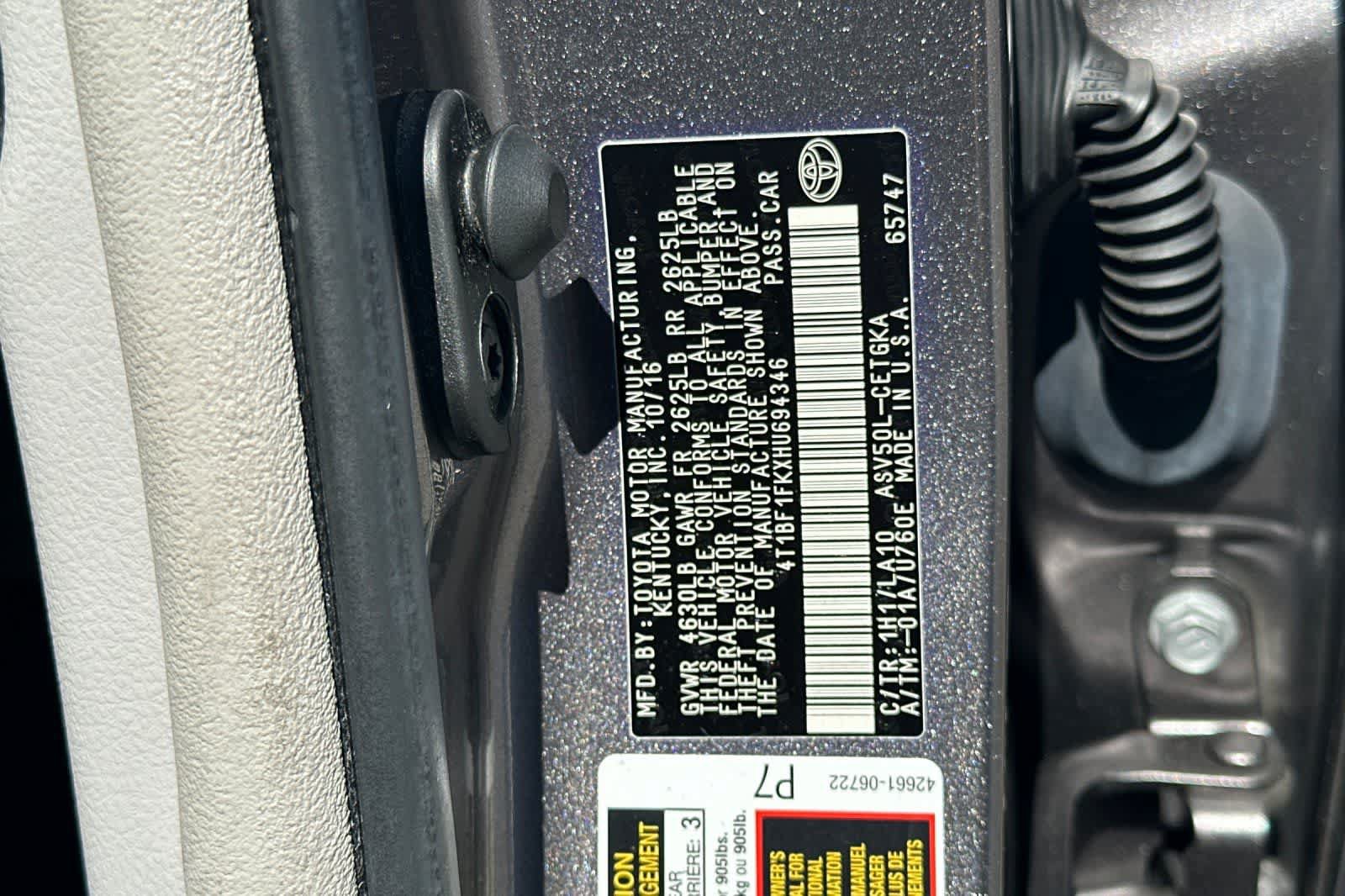 Used 2017 Toyota Camry XLE w/ Moonroof Package FWD image 36