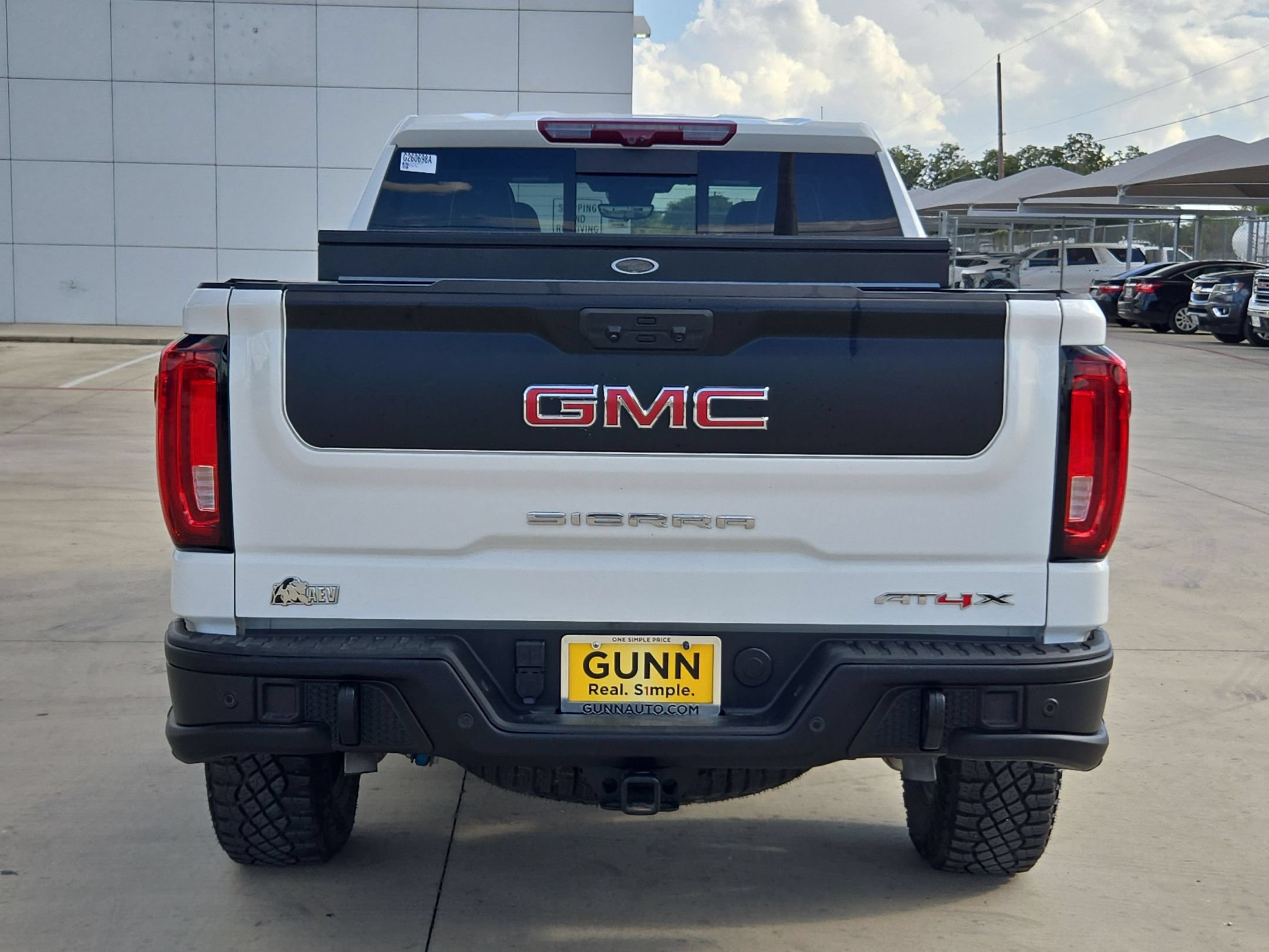 Certified 2025 GMC Sierra 1500 AT4X w/ AT4X AEV Edition AWD/4WD image 4