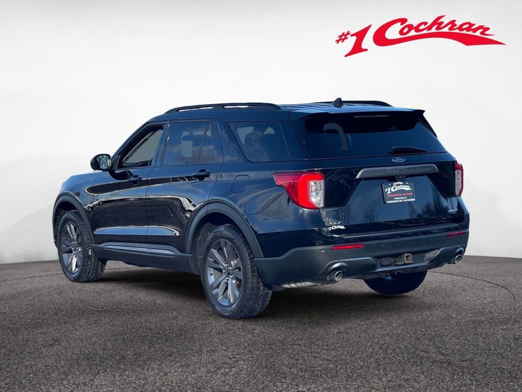 Used 2023 Ford Explorer XLT w/ Equipment Group 202A image 5