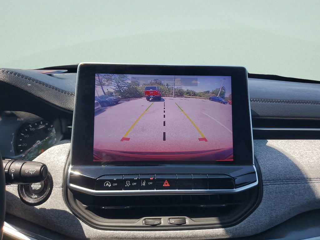 Used 2024 Jeep Compass Latitude image 17