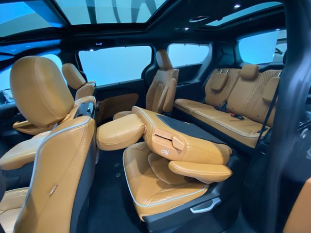 Used 2021 Chrysler Pacifica Pinnacle image 16