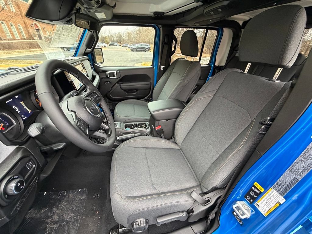 New 2026 Jeep Gladiator Sport AWD/4WD image 15