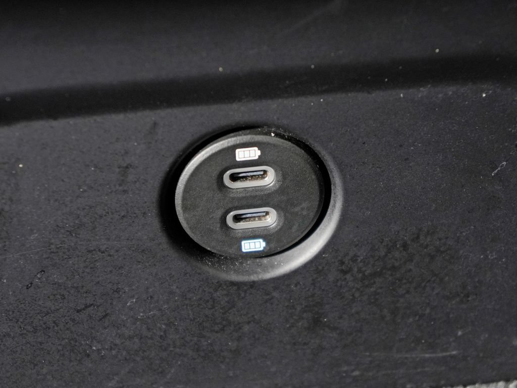 Certified 2023 Porsche Macan S AWD/4WD image 40