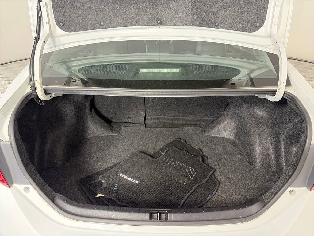 Used 2019 Toyota Corolla SE FWD image 25