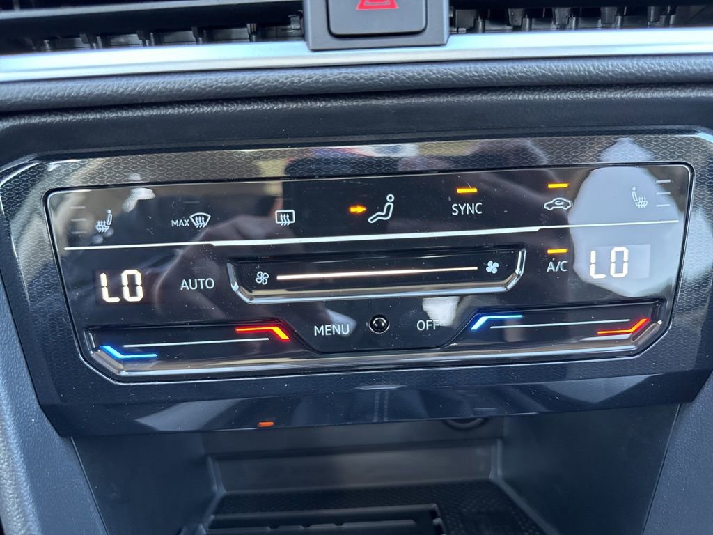 New 2025 Volkswagen Taos SE image 26