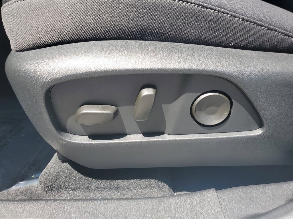 New 2026 Chevrolet Equinox LT w/ Convenience Package II image 22