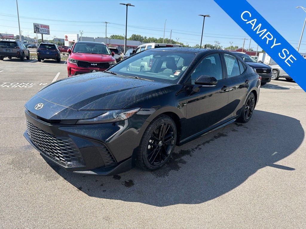 Used 2025 Toyota Camry SE FWD image 3
