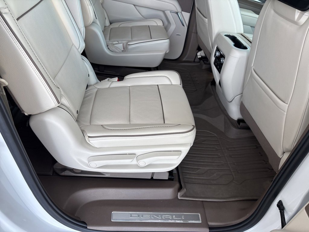 Used 2023 GMC Yukon XL Denali w/ Advanced Technology Package image 35