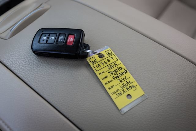 Used 2016 Toyota Highlander Limited FWD image 69