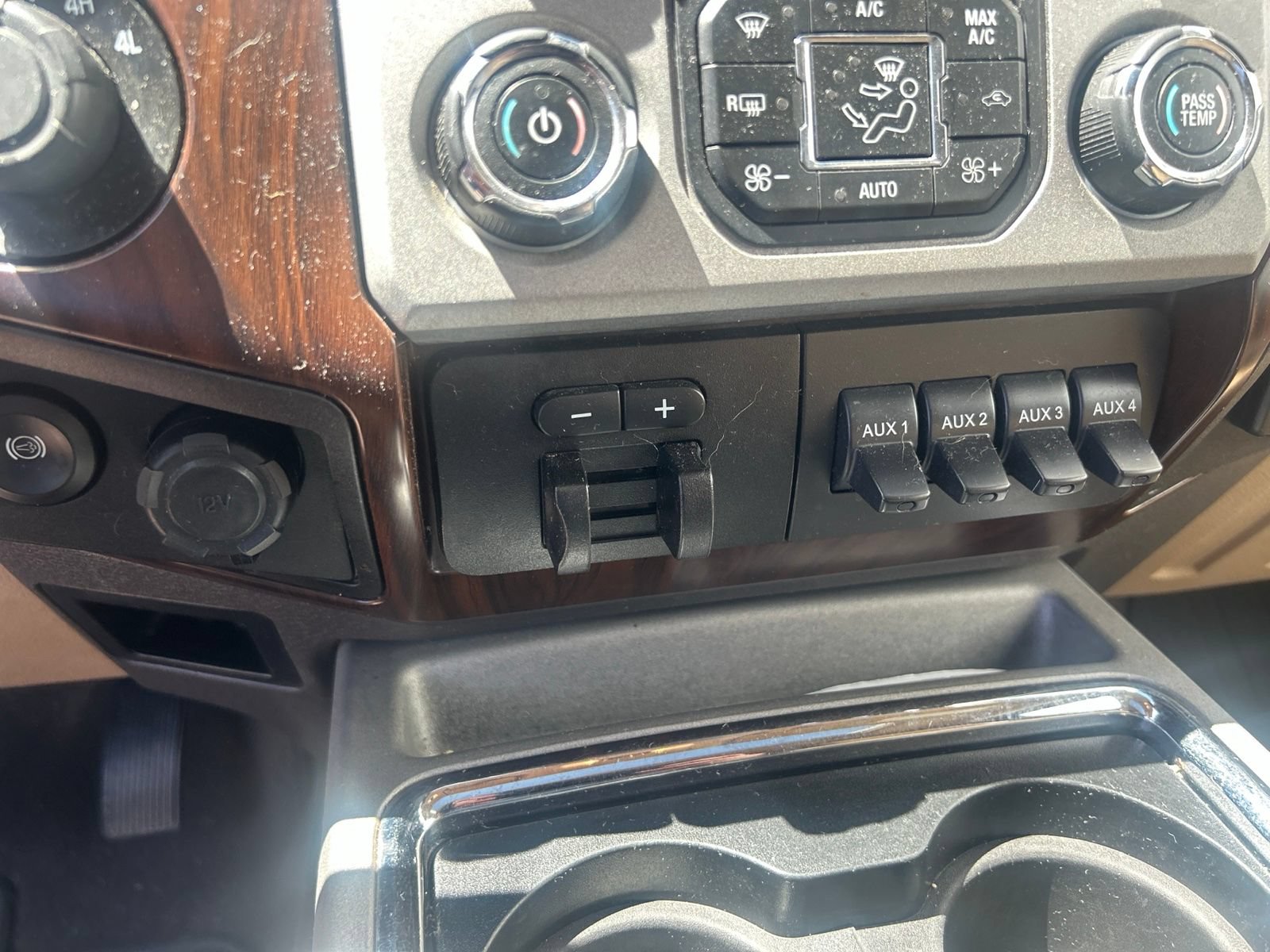 Used 2016 Ford F250 Lariat w/ Chrome Package AWD/4WD image 13