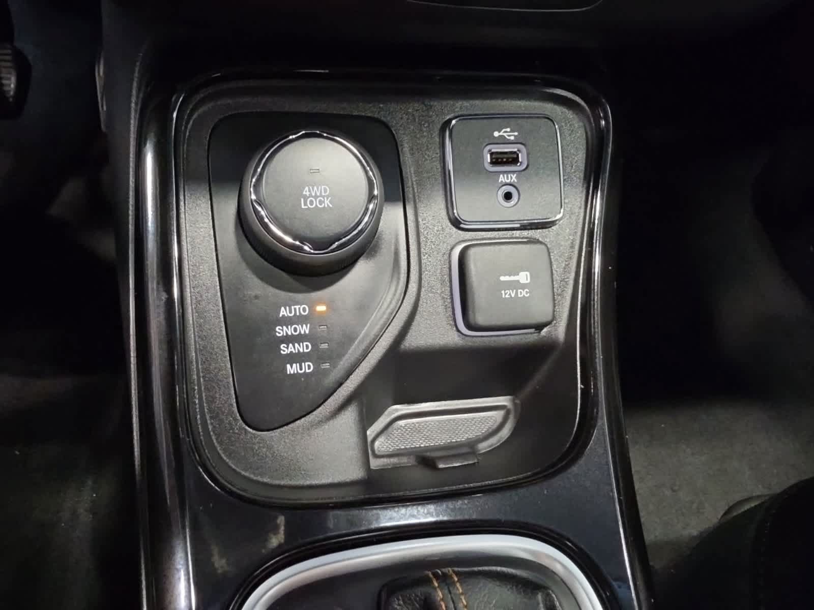 Used 2018 Jeep Compass Limited AWD/4WD image 25