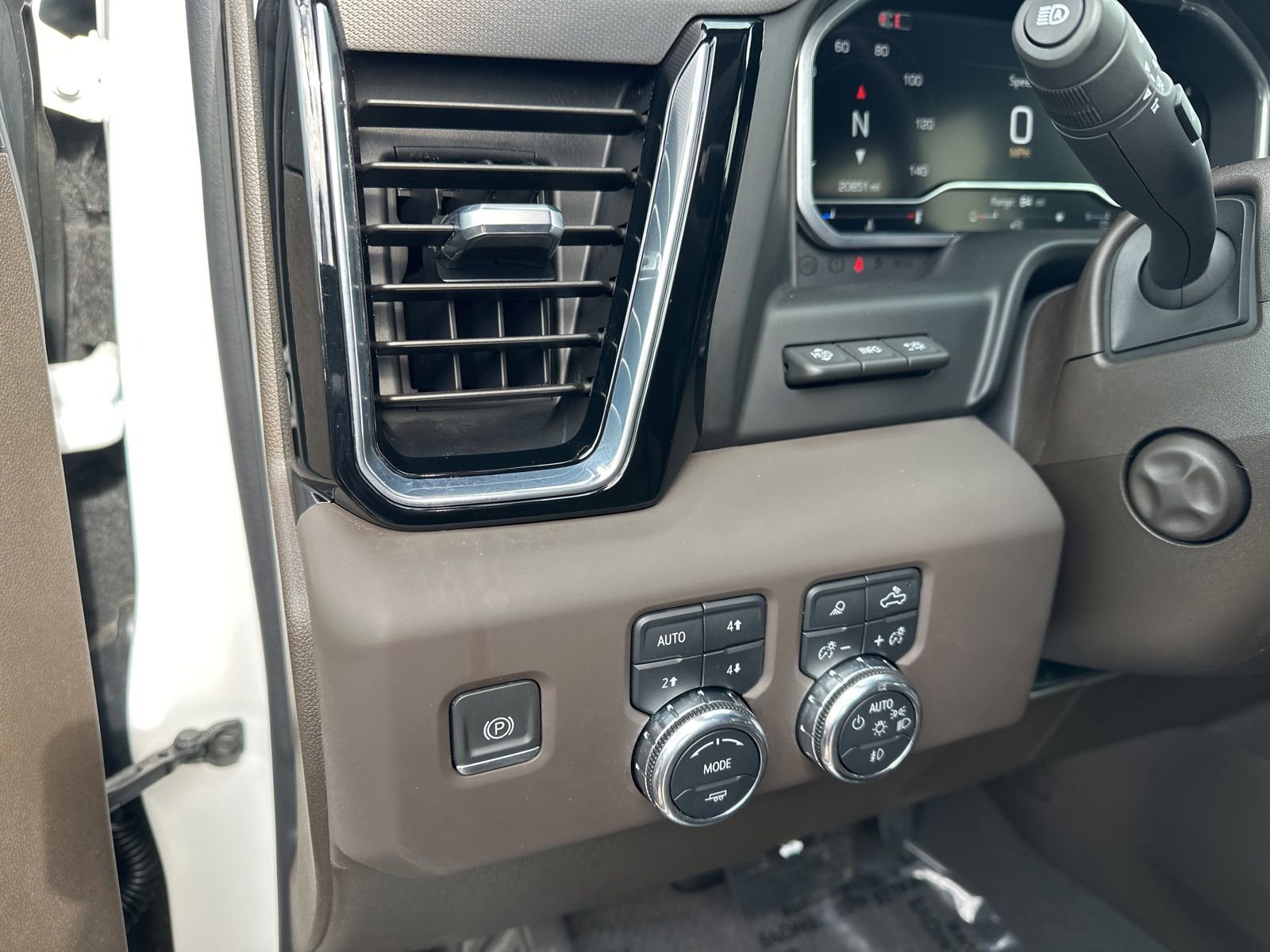 Used 2024 GMC Sierra 1500 Denali w/ Denali Reserve Package image 23