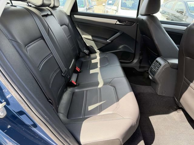 Used 2022 Volkswagen Passat 2.0T SE image 10