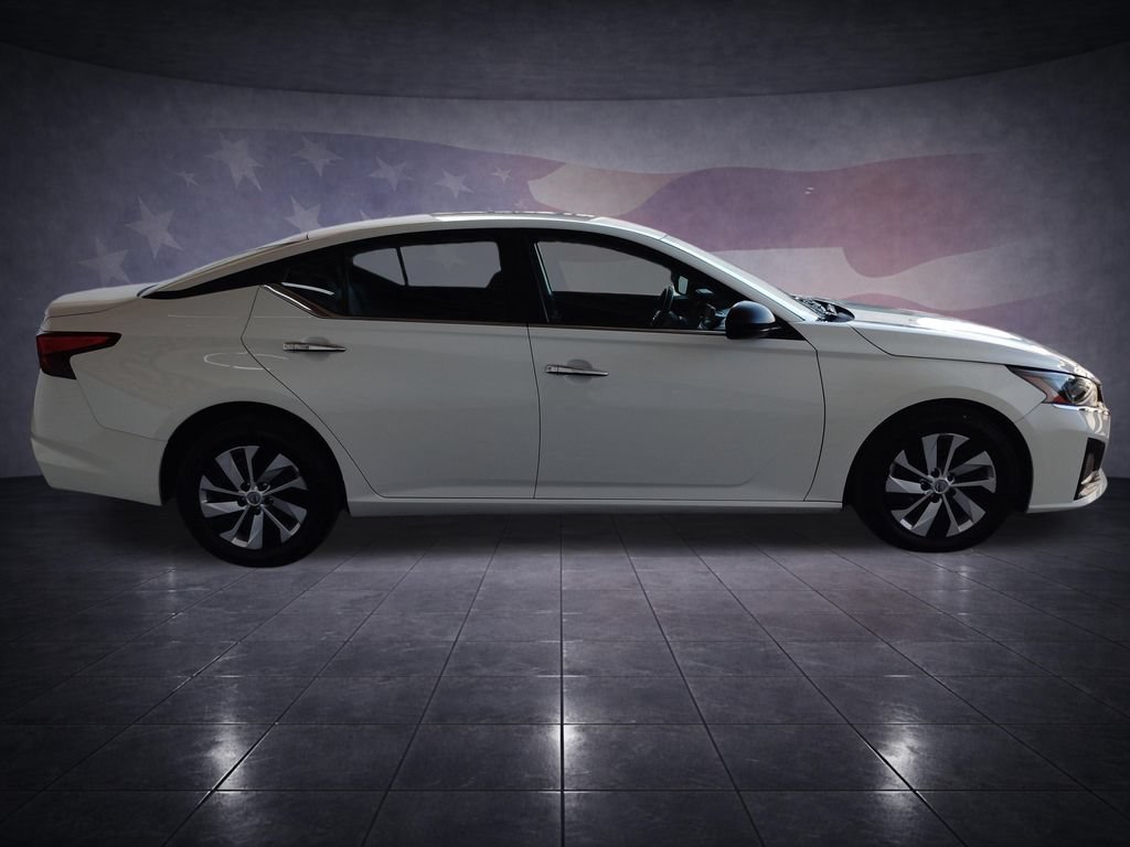 Used 2024 Nissan Altima 2.5 S FWD image 6