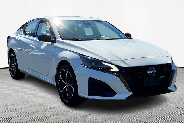 Used 2023 Nissan Altima 2.5 SR w/ SR Premium Package