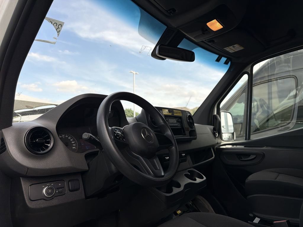 Used 2023 Mercedes-Benz Sprinter 2500 image 4