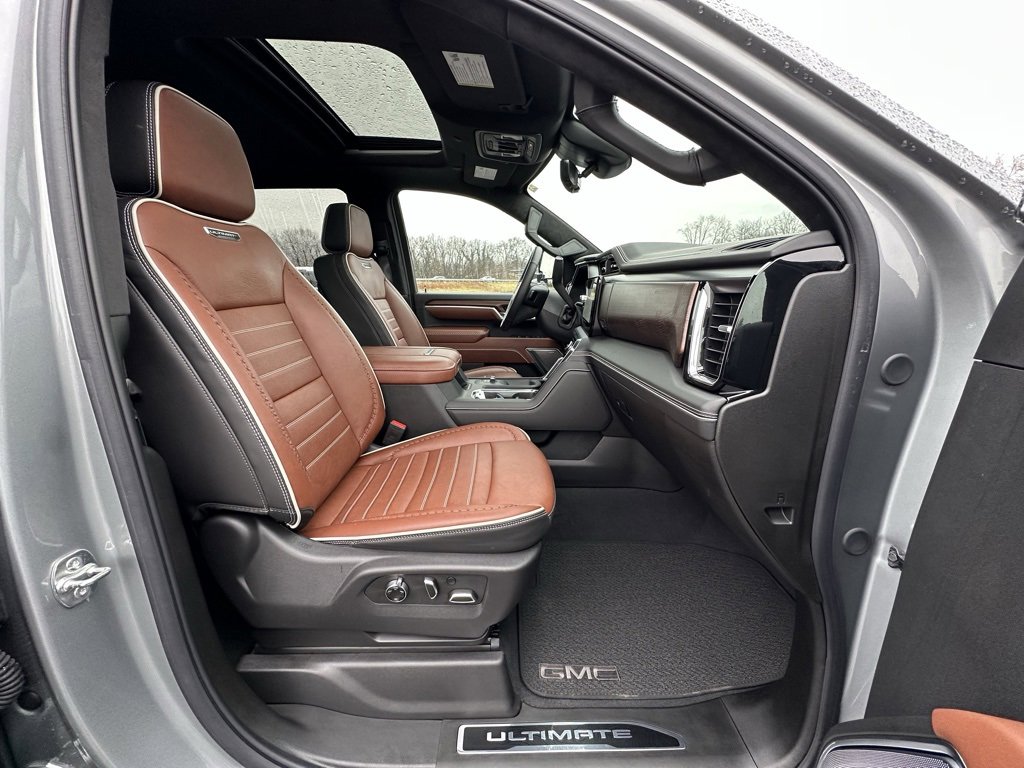 Used 2025 GMC Sierra 3500 Denali Ultimate image 16