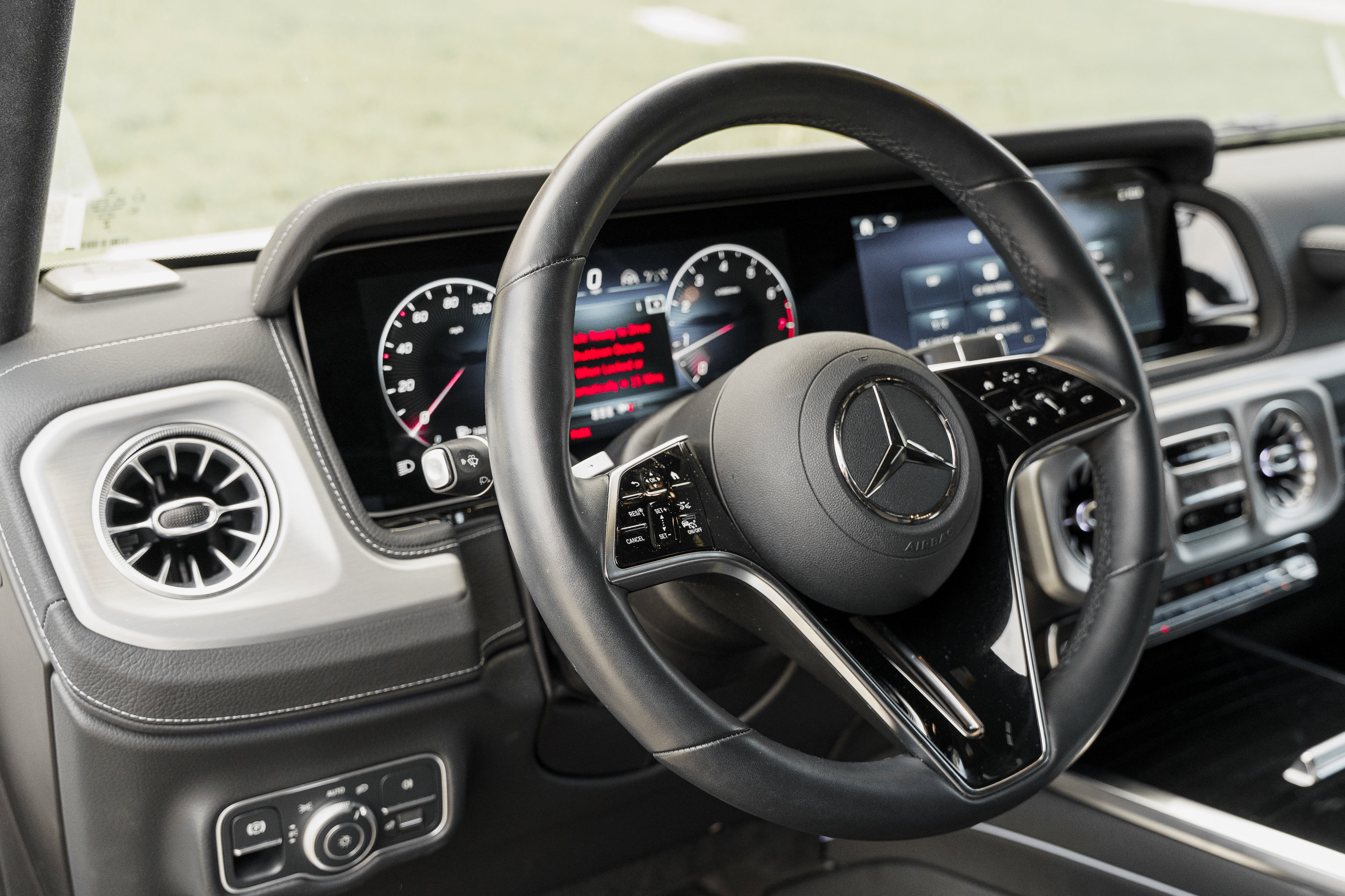 Used 2025 Mercedes-Benz G 550 image 10