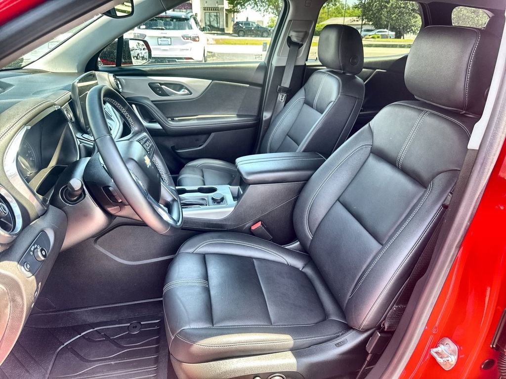 Used 2024 Chevrolet Blazer LT w/ Midnight/Sport Edition FWD image 11