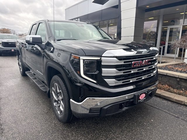 New 2026 GMC Sierra 1500 SLE w/ Preferred Package