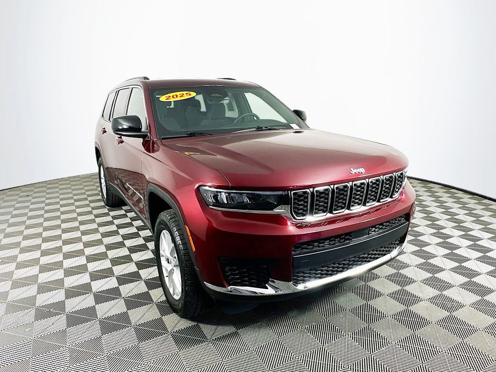 Used 2025 Jeep Grand Cherokee L Laredo w/ Luxury Tech Group I image 2