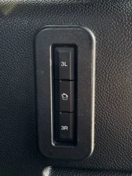 Used 2017 Ford Expedition Limited w/ Equipment Group 301A RWD image 48