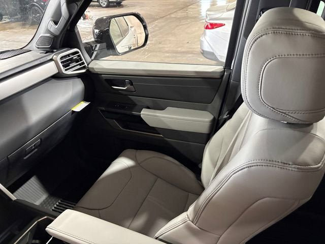 Used 2026 Toyota Tundra Limited AWD/4WD image 27