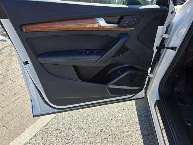 Used 2023 Audi Q5 2.0T Premium Plus w/ Premium Plus Package AWD/4WD image 23