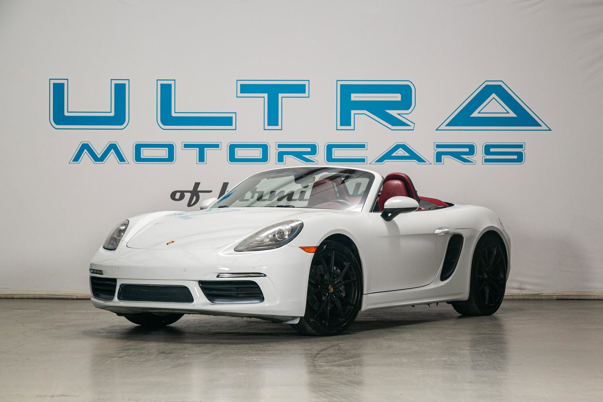 Used 2017 Porsche 718 Boxster RWD image 9