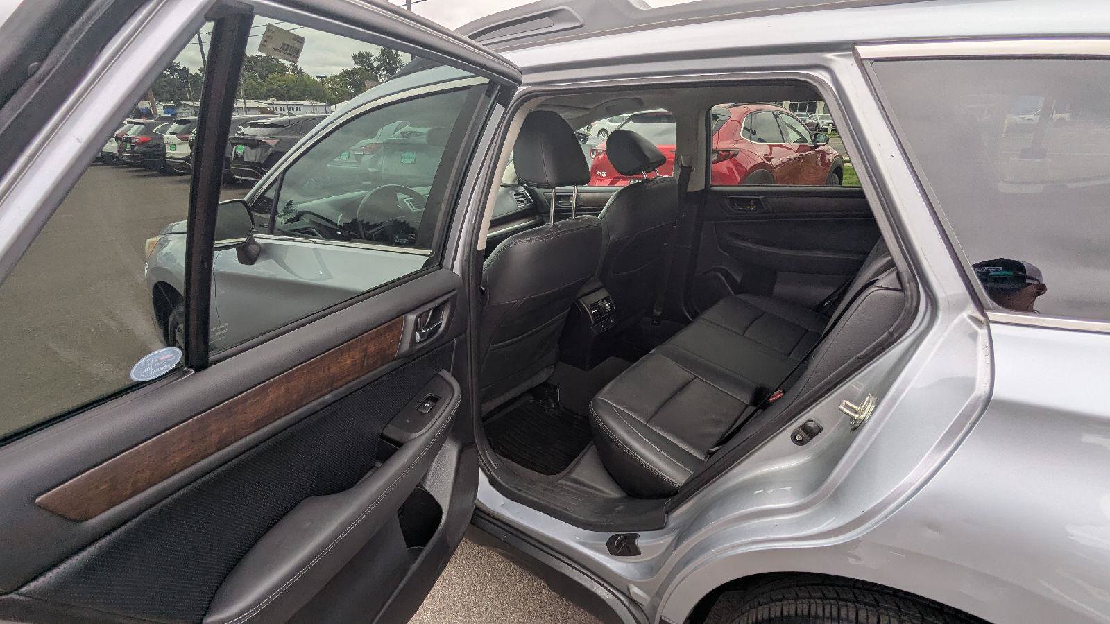 Used 2016 Subaru Outback 2.5i Limited AWD/4WD image 12