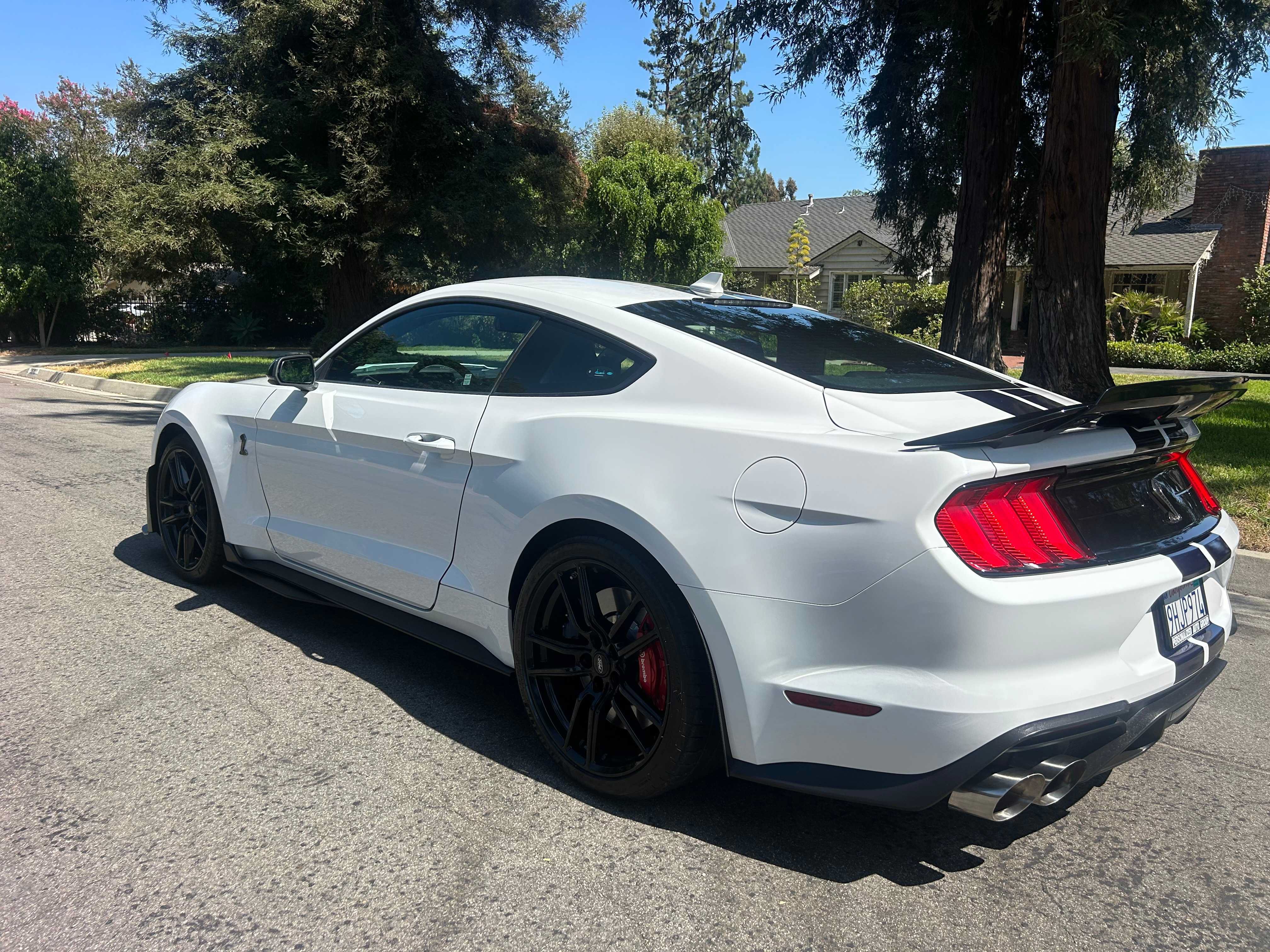 Used 2020 Ford Mustang Shelby GT500 w/ Technology Package RWD image 5