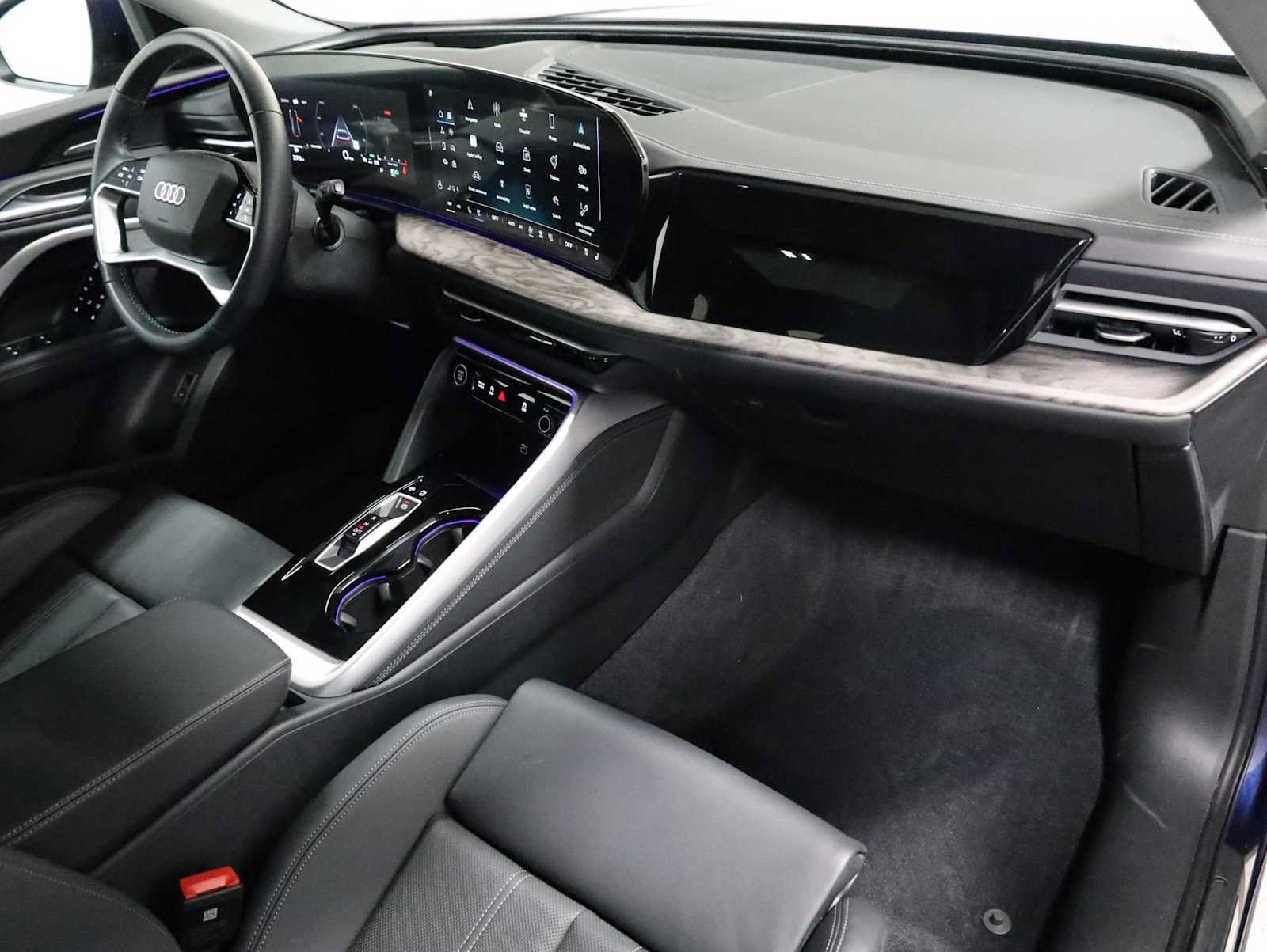 Certified 2025 Audi Q5 Premium AWD/4WD image 6