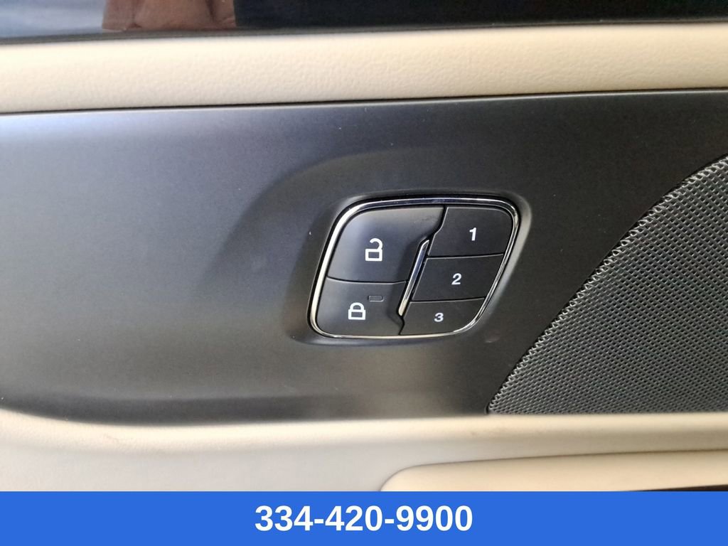 Used 2024 Lincoln Nautilus Reserve w/ Equipment Group 202A image 19