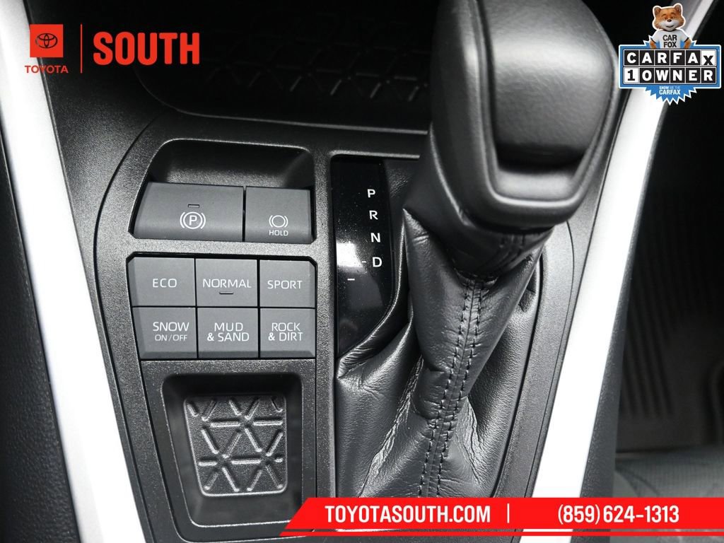 Used 2021 Toyota RAV4 XLE w/ Convenience Package image 17