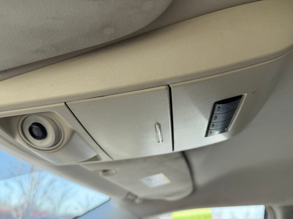 Used 2008 Chrysler Town & Country Touring FWD image 22
