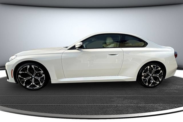 Used 2025 BMW 230i Coupe w/ M Sport Package RWD image 8