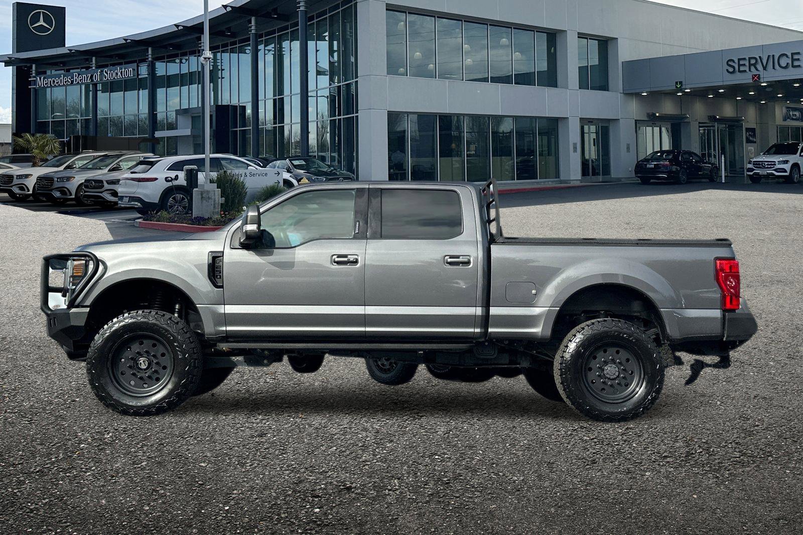 Used 2022 Ford F250 Lariat w/ Black Appearance Package image 7