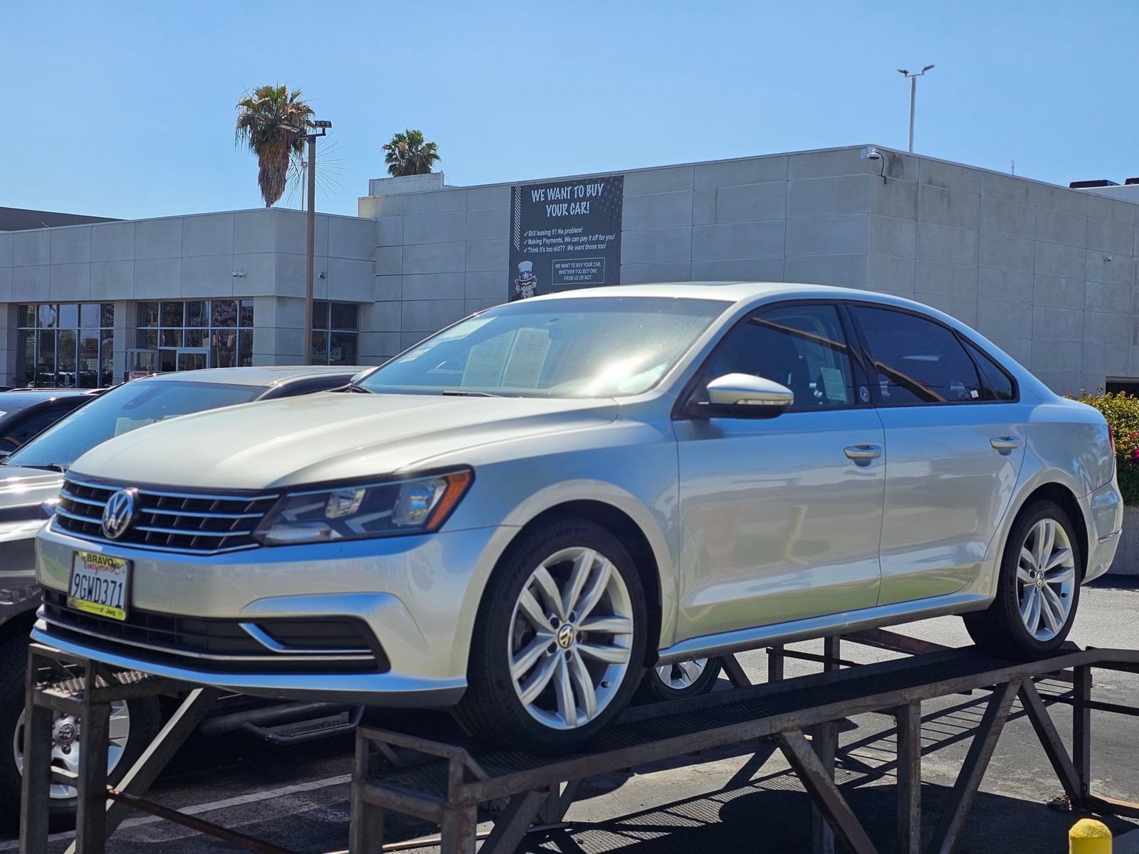 Used 2019 Volkswagen Passat 2.0T Wolfsburg w/ Wheels & Sunroof Package FWD image 3