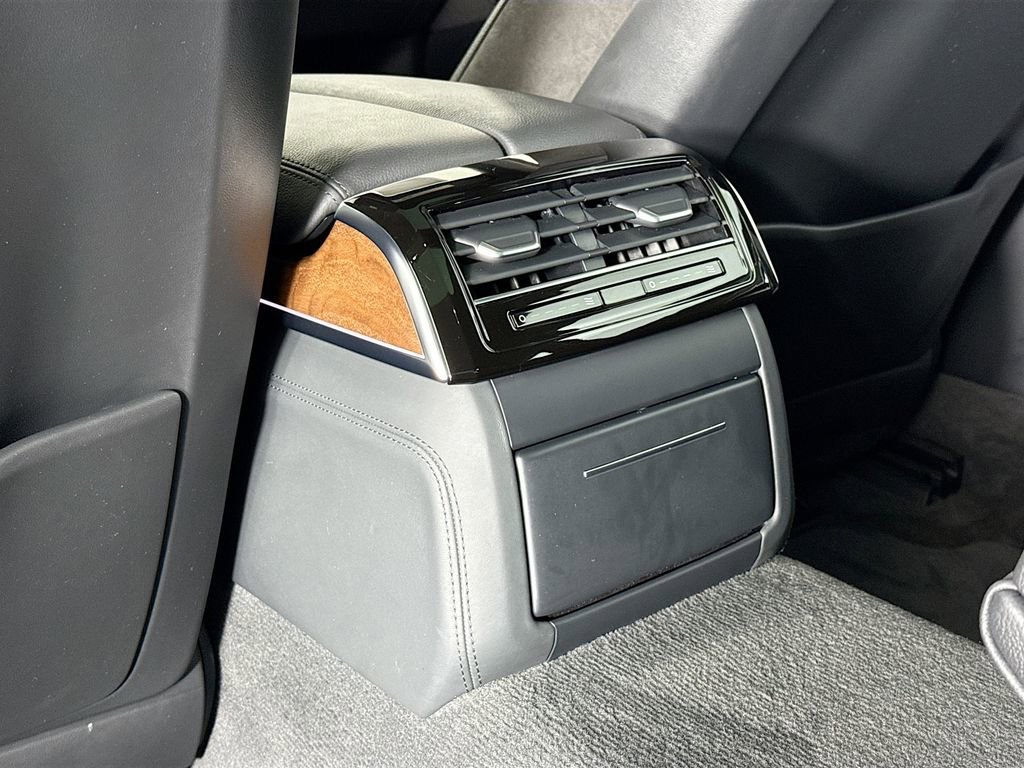 Used 2021 Audi A8 L 3.0T image 16