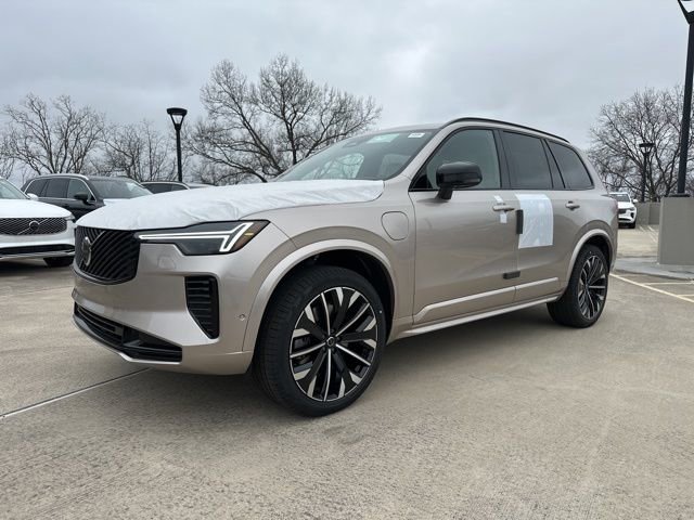 New 2026 Volvo XC90 T8 Ultra w/ Protection Package image 3