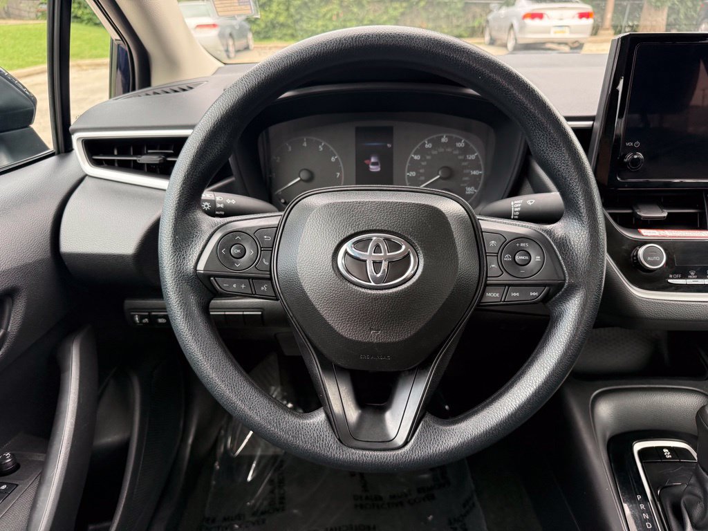Used 2025 Toyota Corolla LE FWD image 18