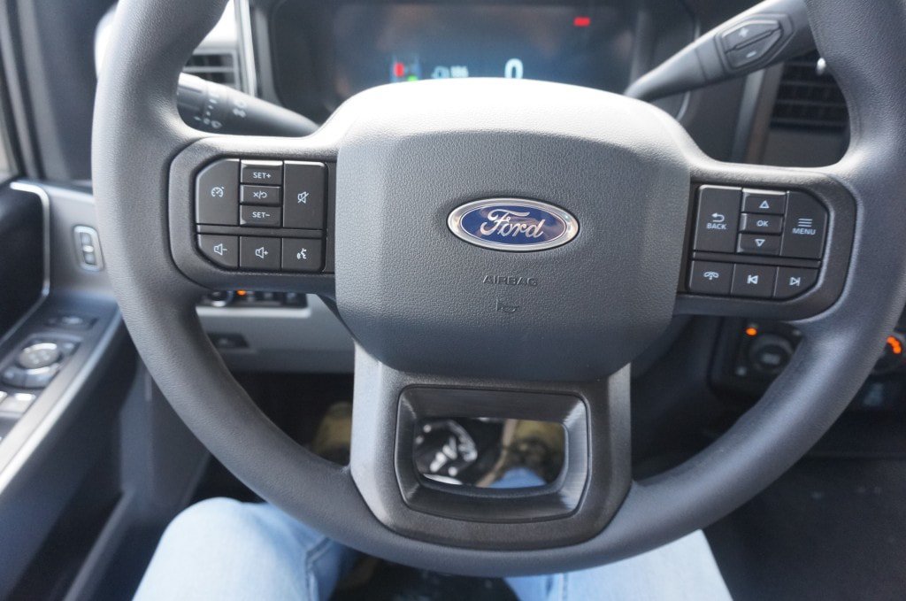 Used 2026 Ford F350 XLT w/ XLT Premium Package AWD/4WD image 10