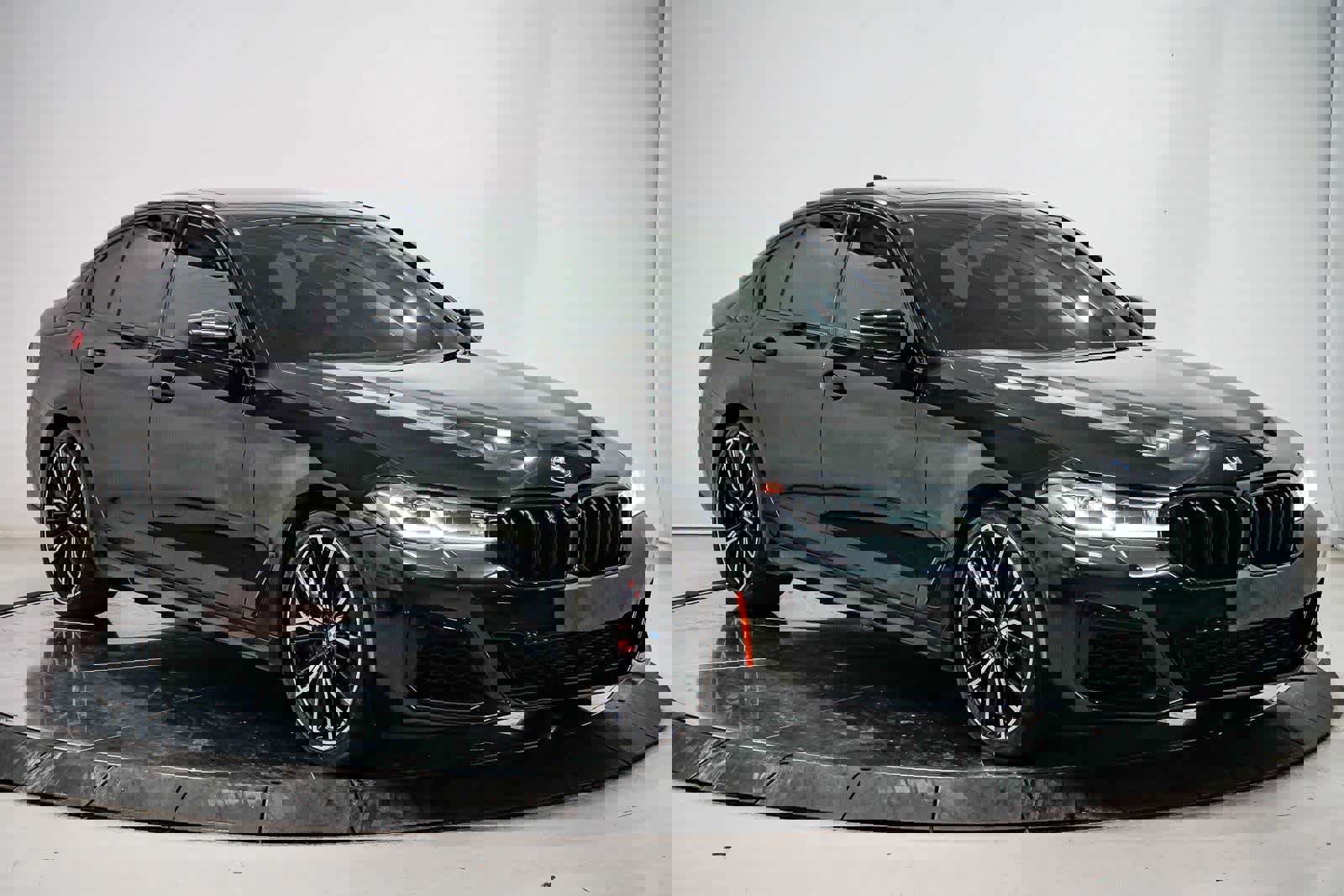 Used 2022 BMW 540i w/ M Sport Package RWD image 5