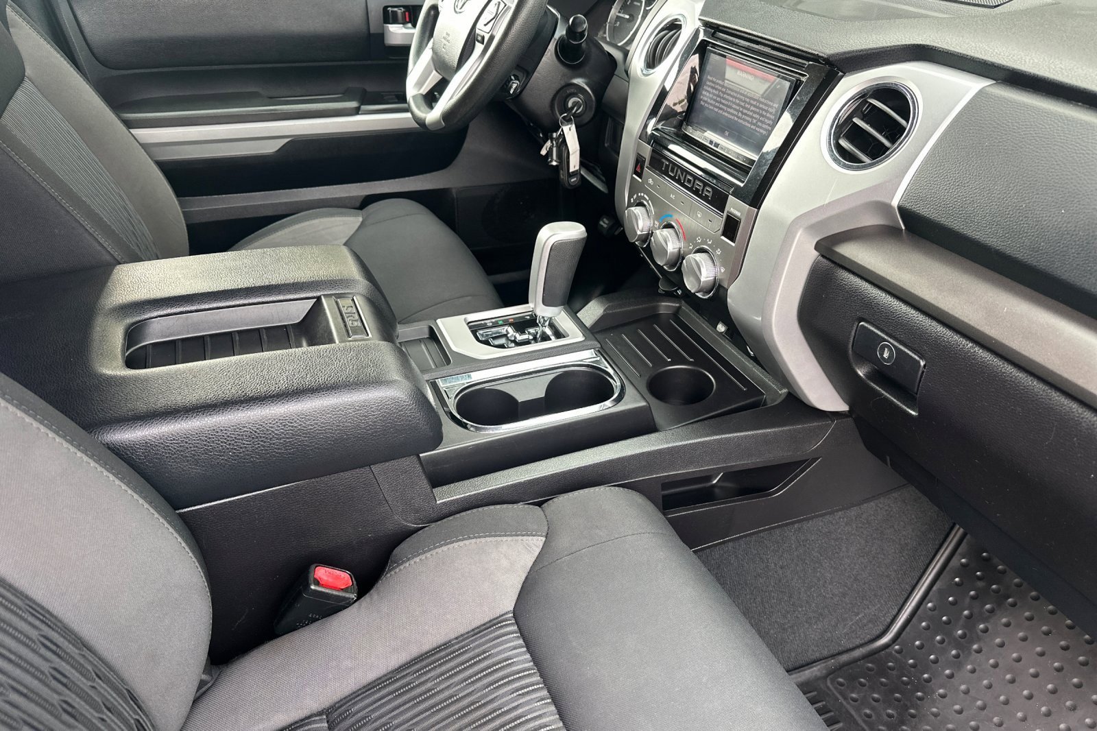 Used 2015 Toyota Tundra SR5 w/ SR5 Upgrade Package image 14